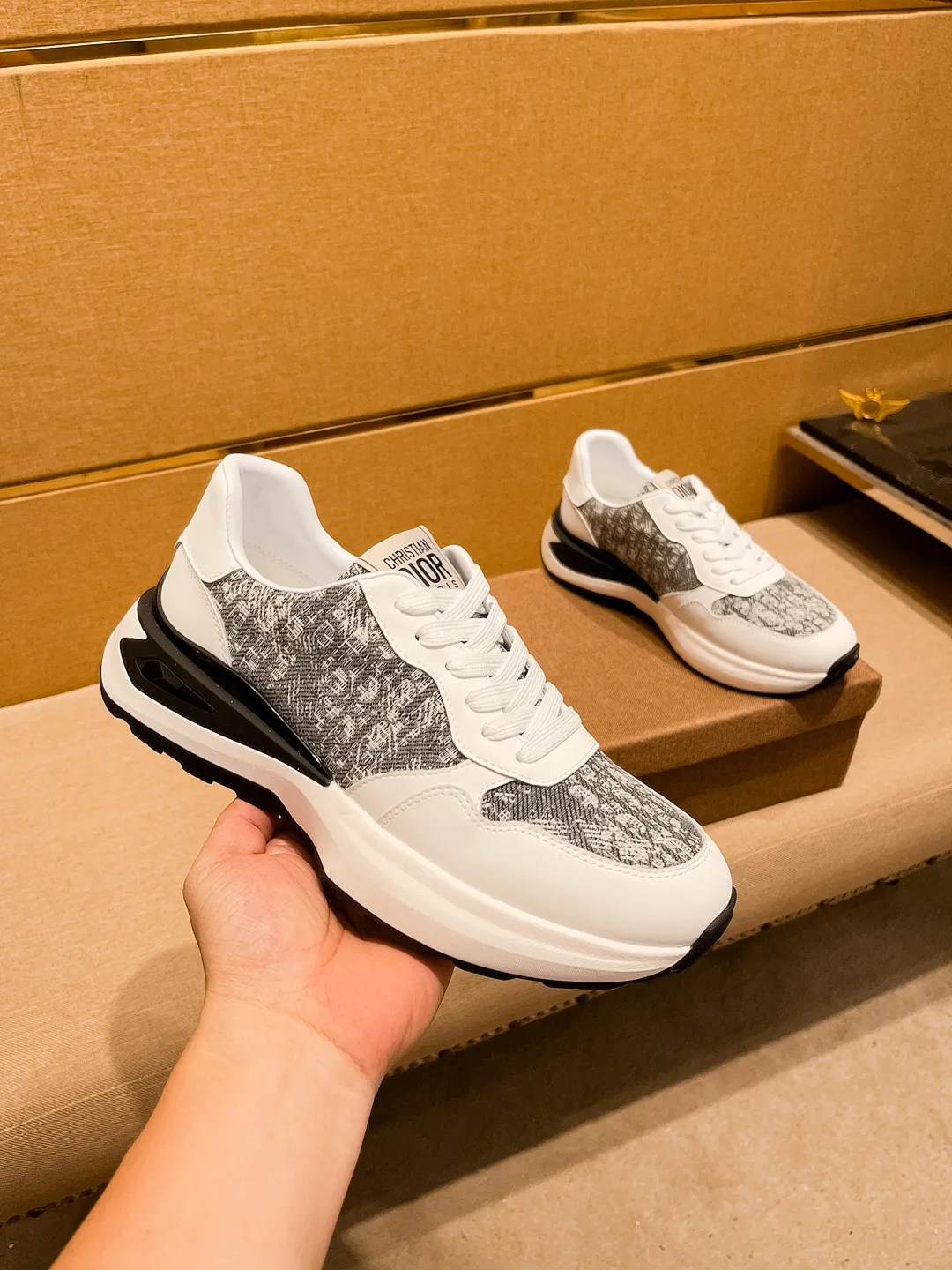Men's shoes💰 460💰【Dior】🔥Men's high-end brand of shoes official website 1:1 latest masterpiece: the upper is made of Italian imported first-layer cowhide with a comfortable and breathable lining➕original non-slip and wear-resistant outsole🔥, making walking more convenient and comfortable! An exclusive new model, a stunning work, a beautiful 1:1 replica [color] compared to the official quality! Create a fashionable personality to set off your uniqueness! A must-have for trendy men! Classic🔥Size: 38-44 Color: 🔥 2⃣️ colors available🔥